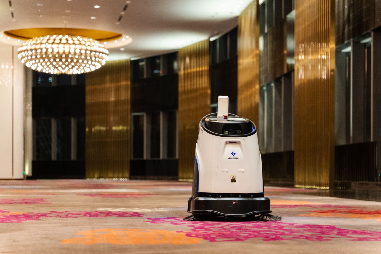 Vaccum 40 Commercial floor cleaning robot for hospitality industry USA